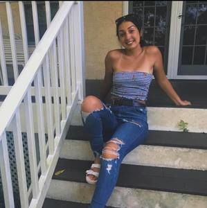 Meet your Posher, Katina